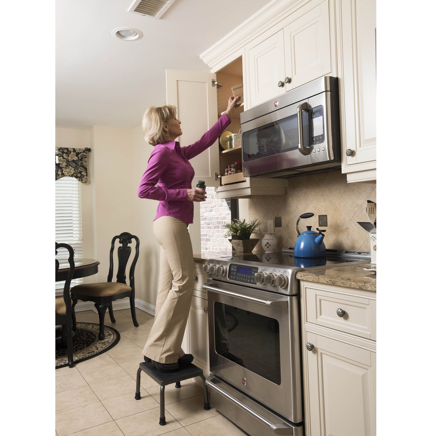 Drive Medical Step Stool with Non-Skid Rubber Platform – 300 lb