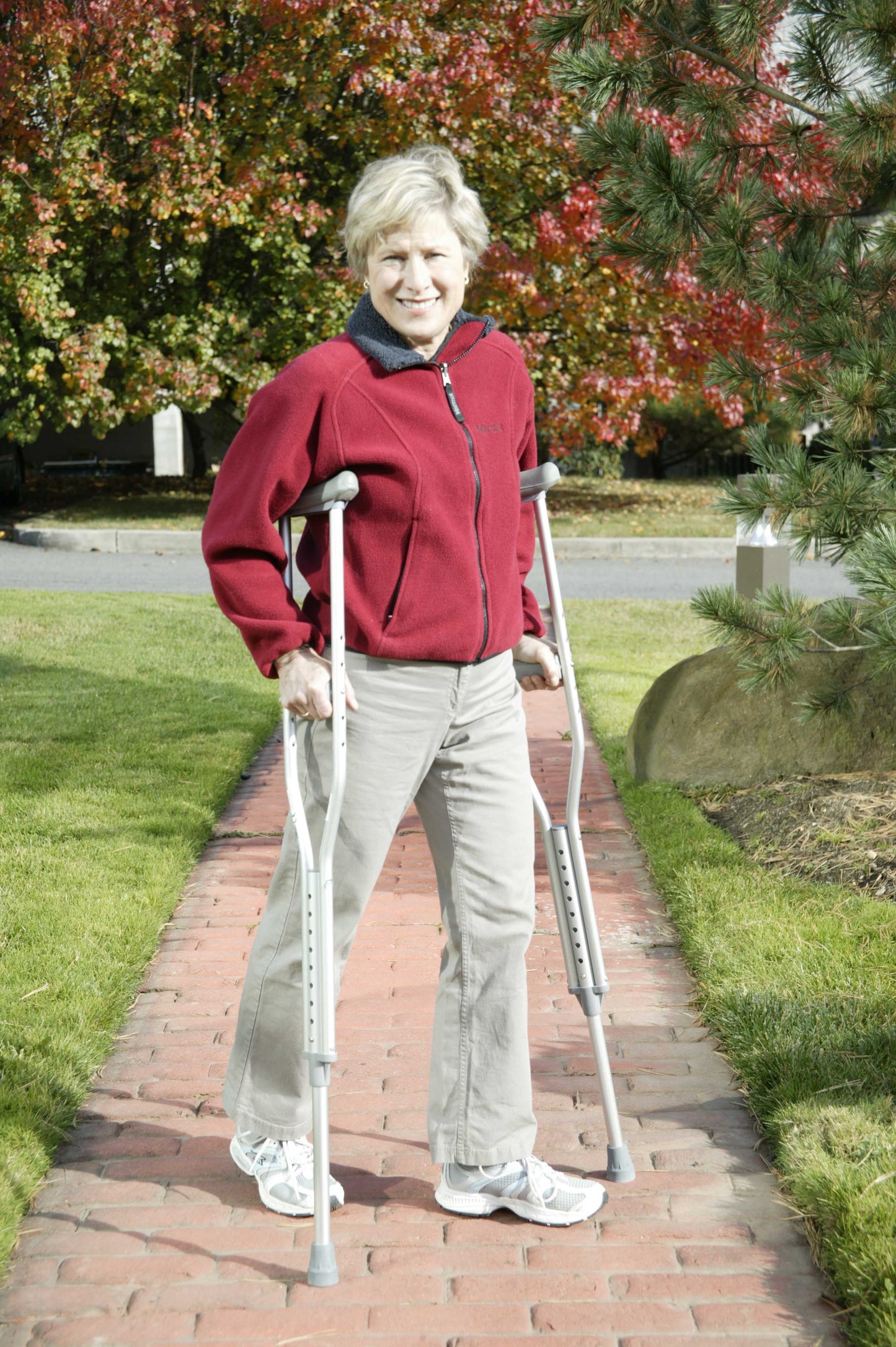 Drive Medical Walking Crutches with Underarm Pad and Handgrip, Adult, 1 Pair