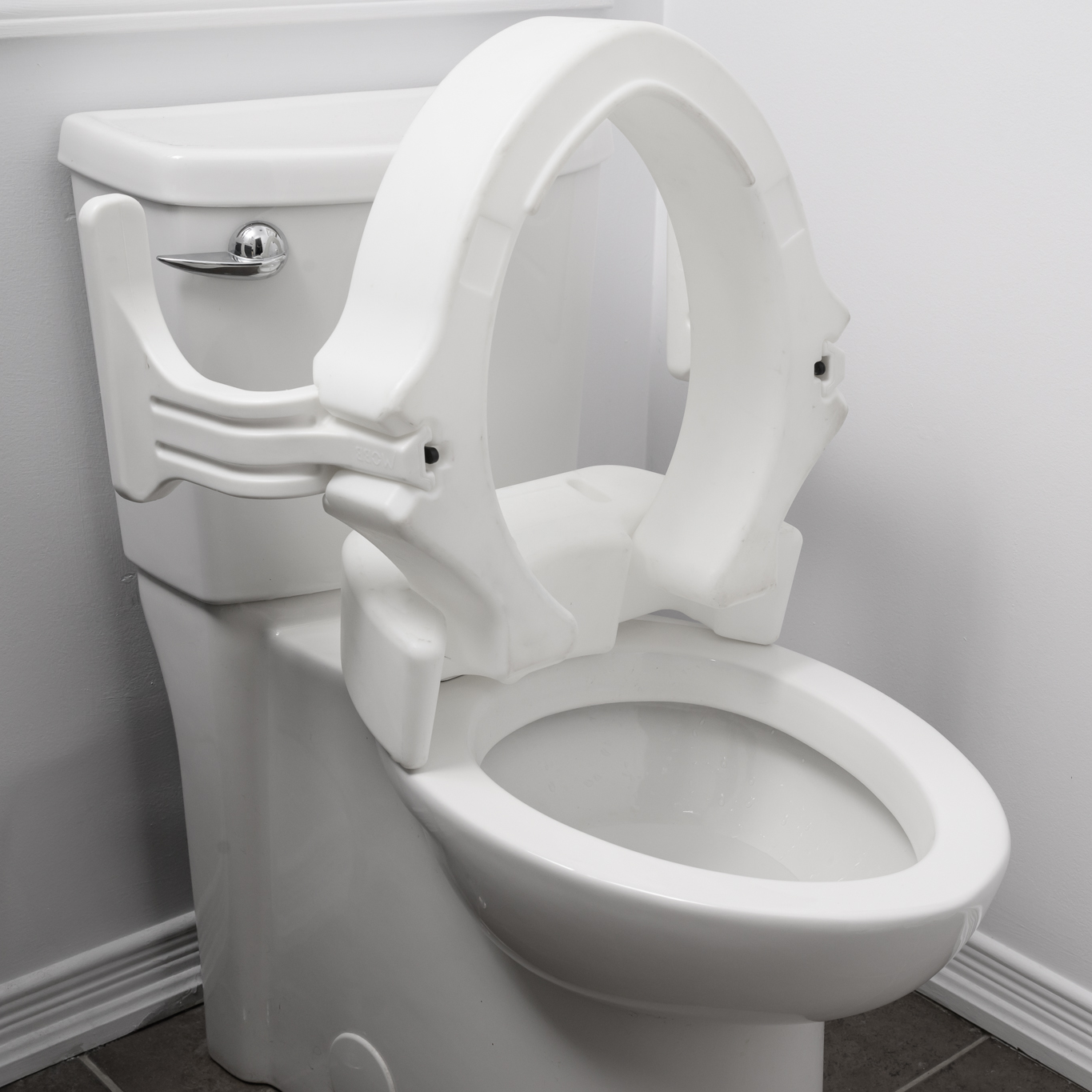 4" Hinged Raised Toilet Seat w/Handles